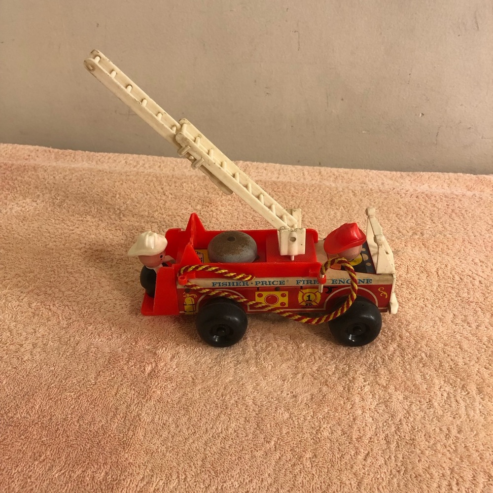 Vintage 1968 Fisher Price Fire Engine #720 Pull Toy With Extra Fireman